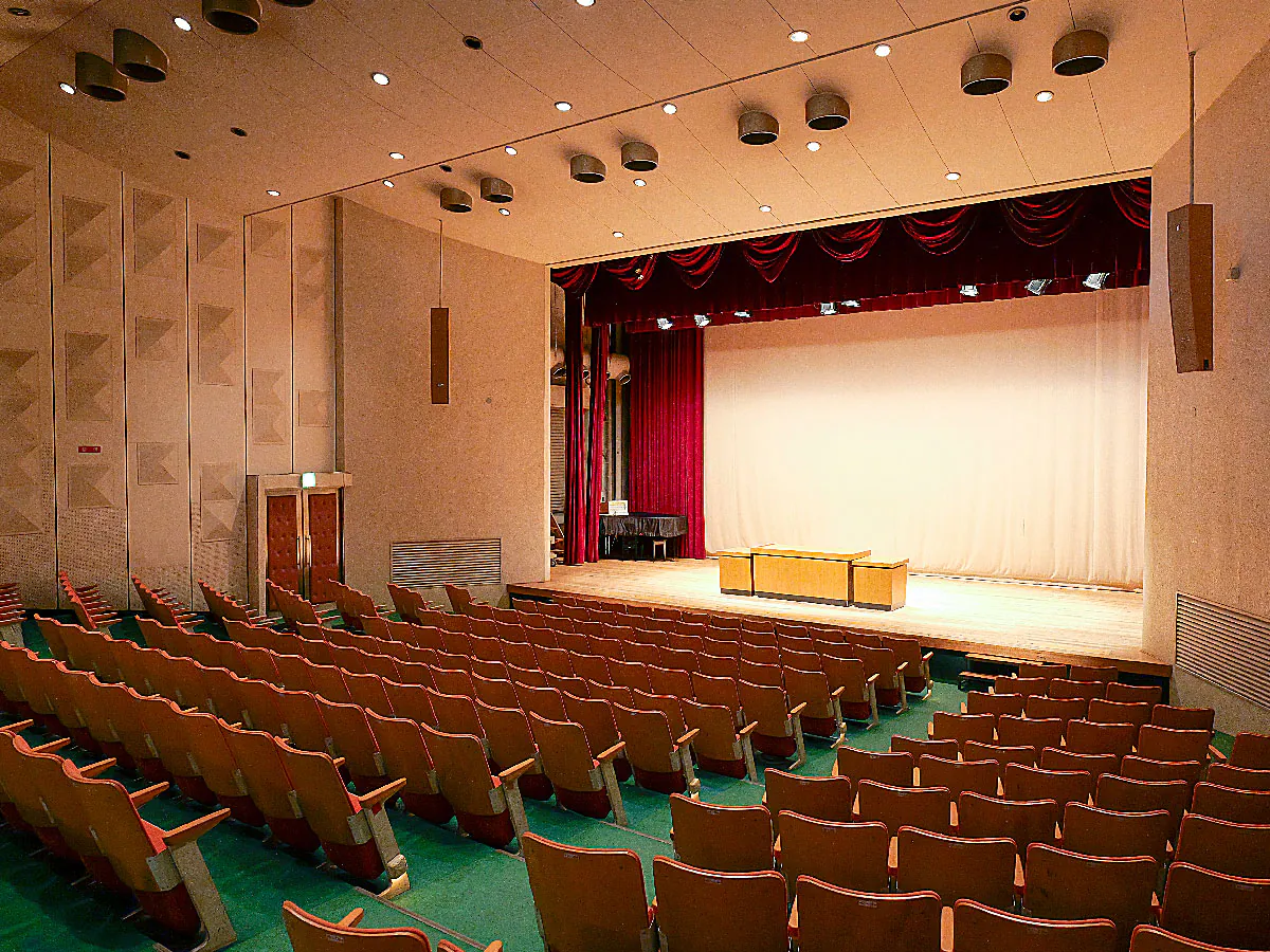 置賜総合文化センター