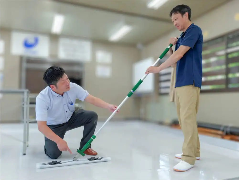 ビルクリーニング技能士の講師による独自カリキュラム